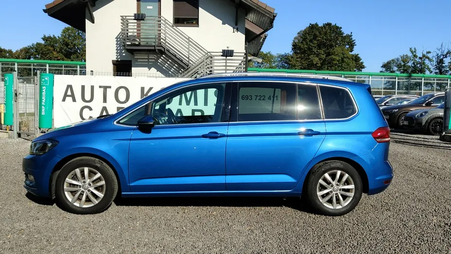 VOLKSWAGEN Touran -