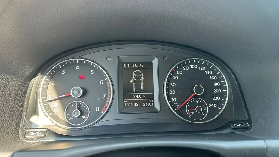 VOLKSWAGEN Touran -