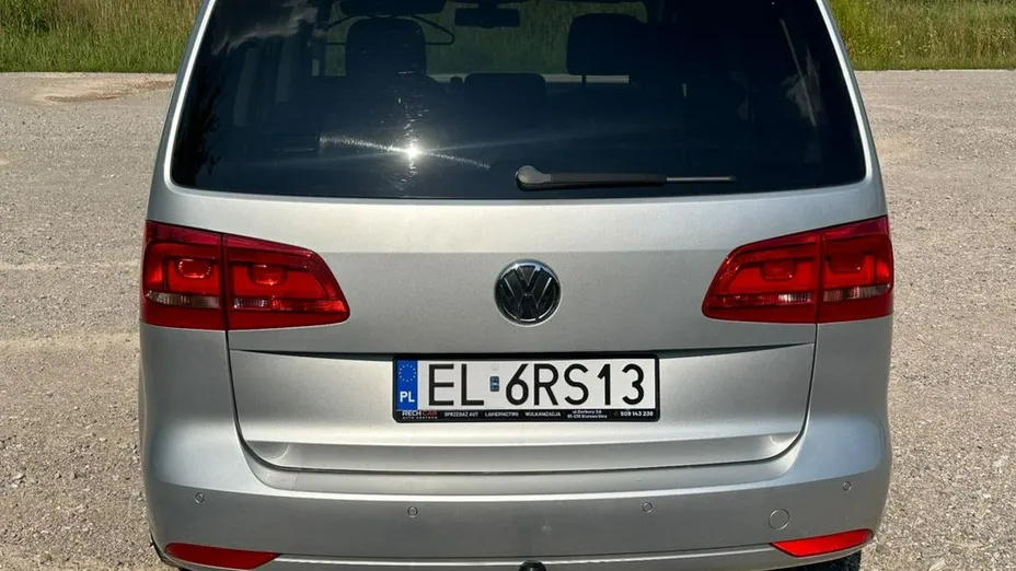 VOLKSWAGEN Touran -