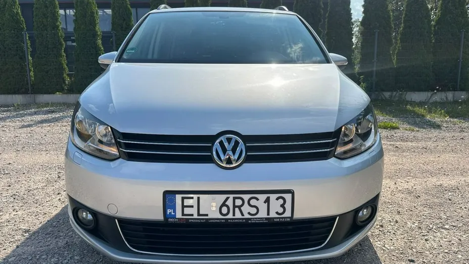 VOLKSWAGEN Touran -