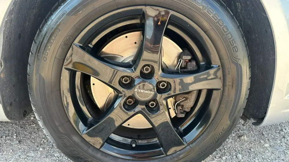 VOLKSWAGEN Touran -