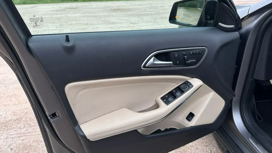 MERCEDES-BENZ GLA -