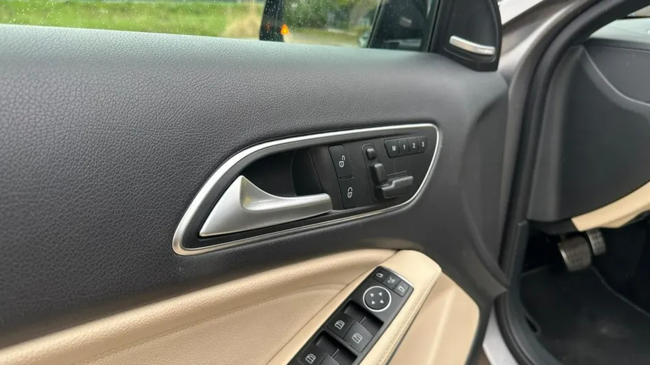 MERCEDES-BENZ GLA -