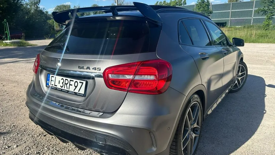 MERCEDES-BENZ GLA -