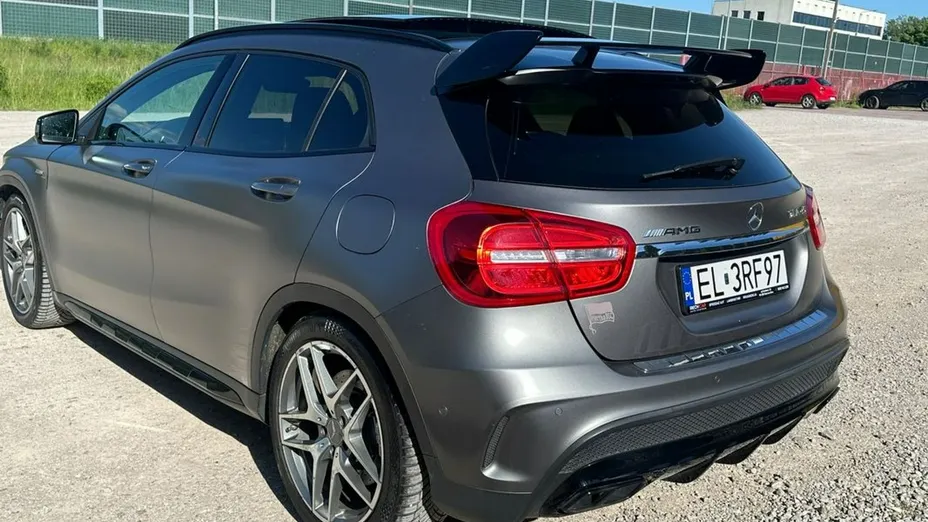 MERCEDES-BENZ GLA -