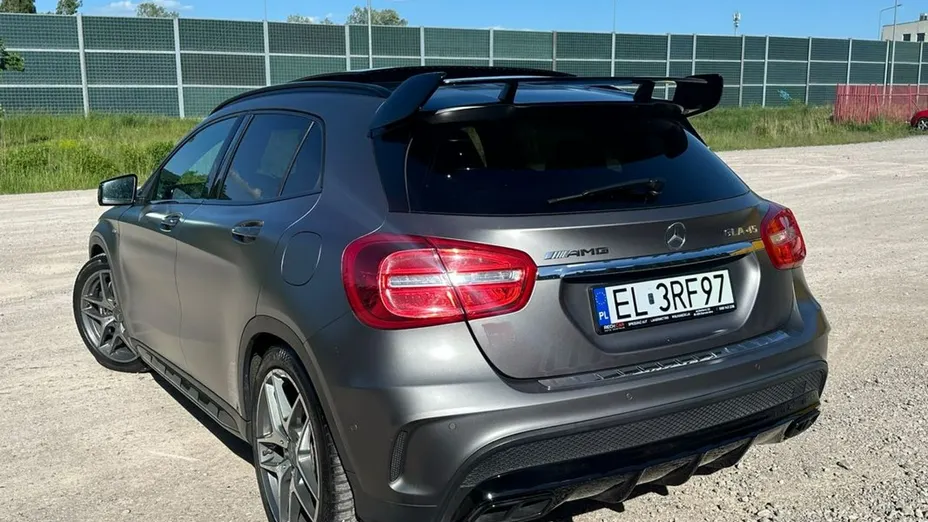 MERCEDES-BENZ GLA -