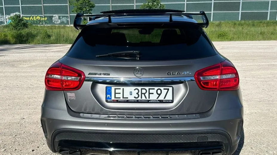 MERCEDES-BENZ GLA -