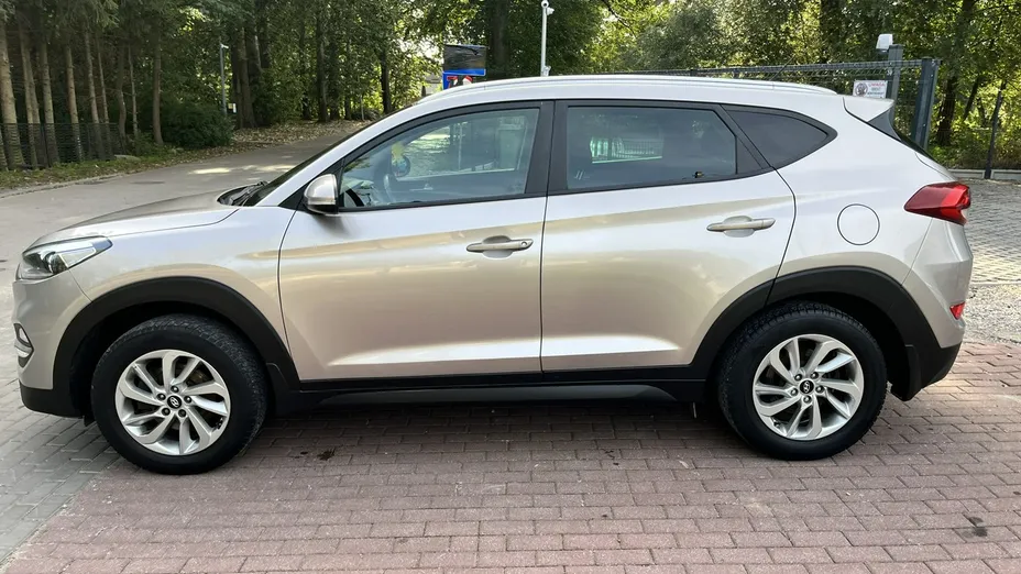 HYUNDAI Tucson -