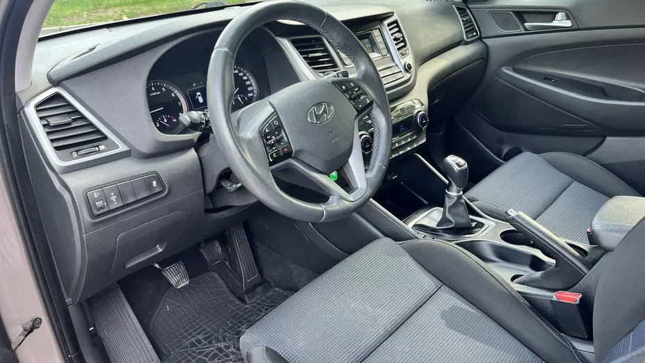 HYUNDAI Tucson -