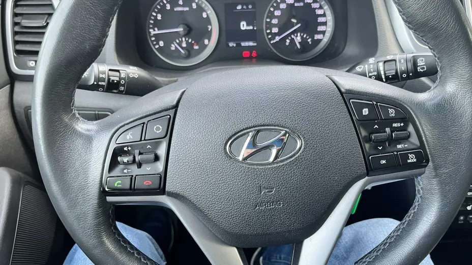 HYUNDAI Tucson -