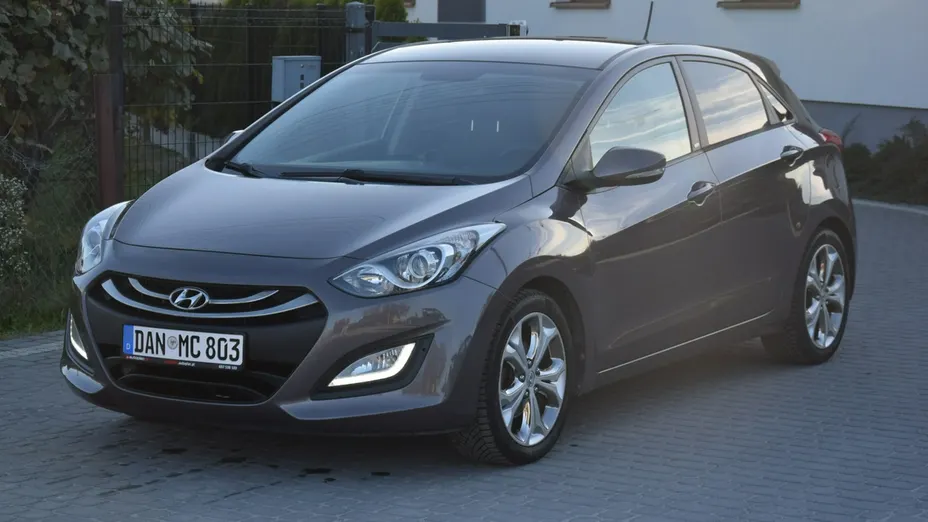 HYUNDAI i30 -