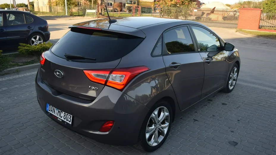 HYUNDAI i30 -
