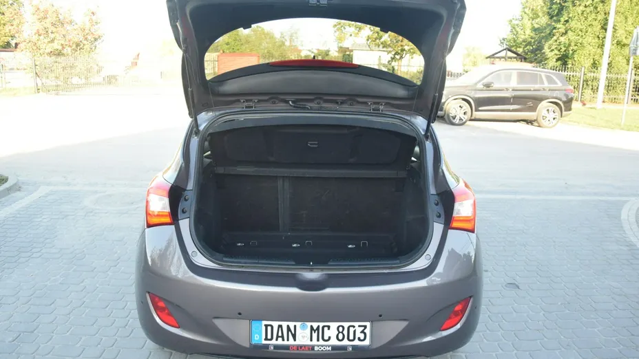 HYUNDAI i30 -