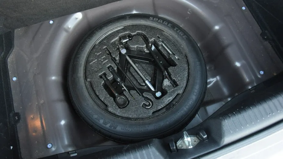 HYUNDAI i30 -