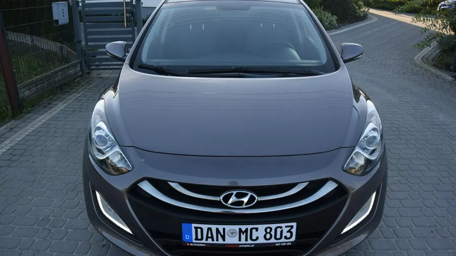 HYUNDAI i30 -
