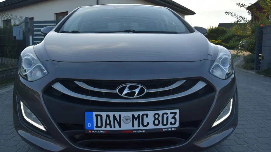 HYUNDAI i30 -