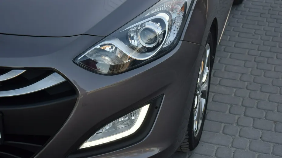 HYUNDAI i30 -