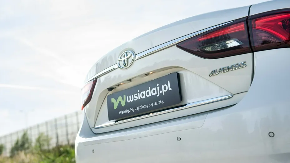 TOYOTA Avensis -