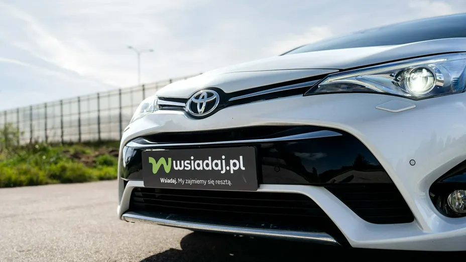 TOYOTA Avensis -