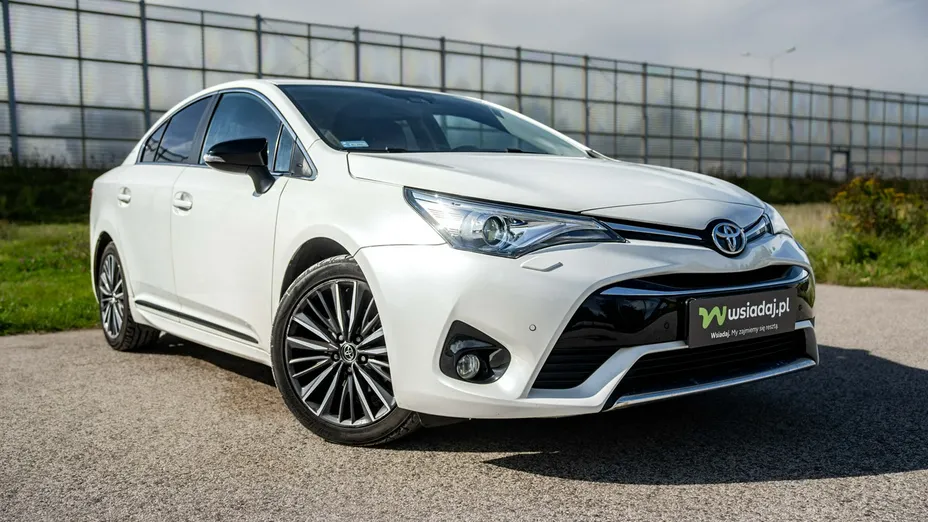 TOYOTA Avensis -