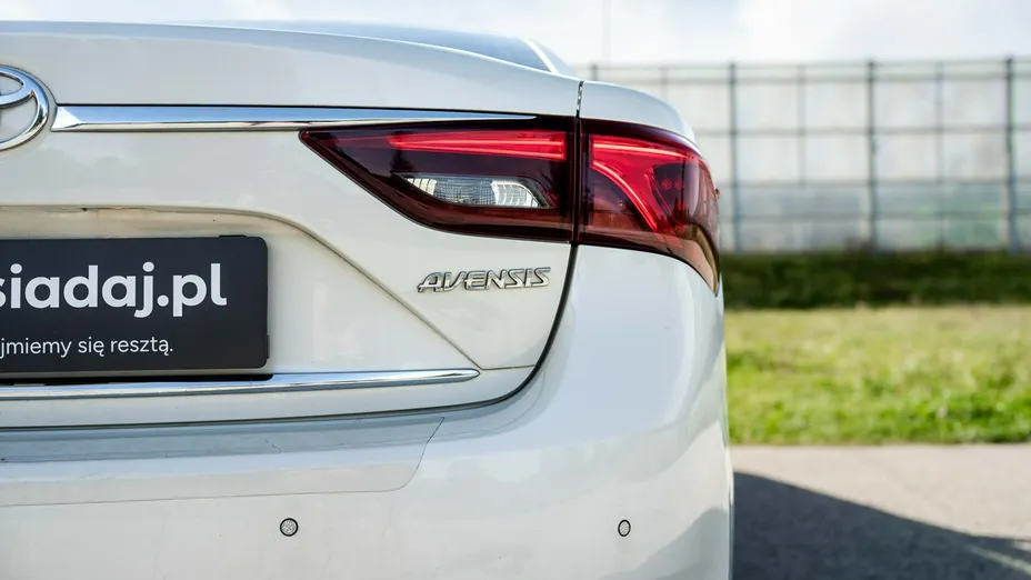 TOYOTA Avensis -