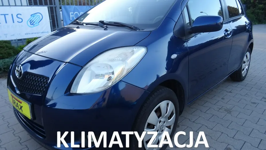 TOYOTA Yaris -
