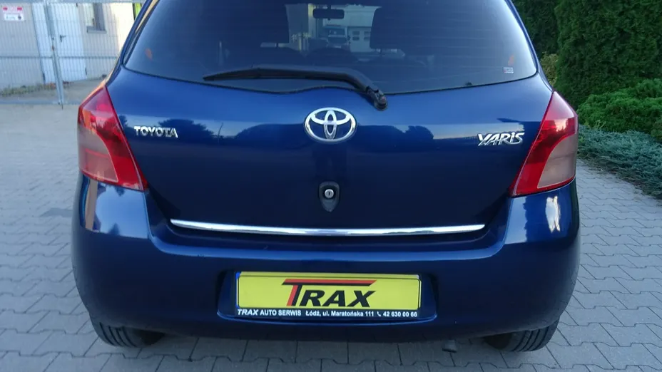 TOYOTA Yaris -