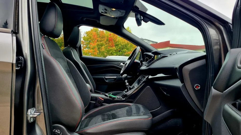 FORD Kuga -