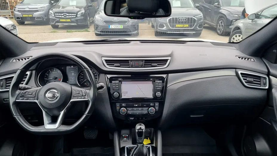 NISSAN Qashqai -
