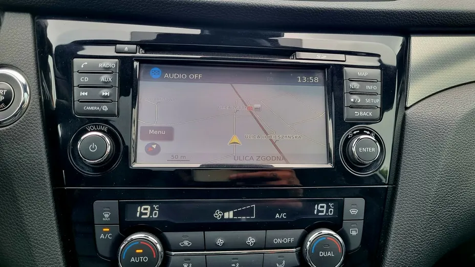 NISSAN Qashqai -