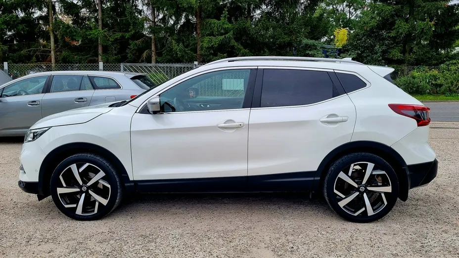 NISSAN Qashqai -