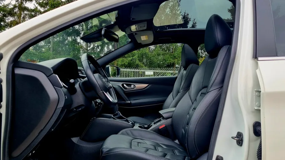 NISSAN Qashqai -