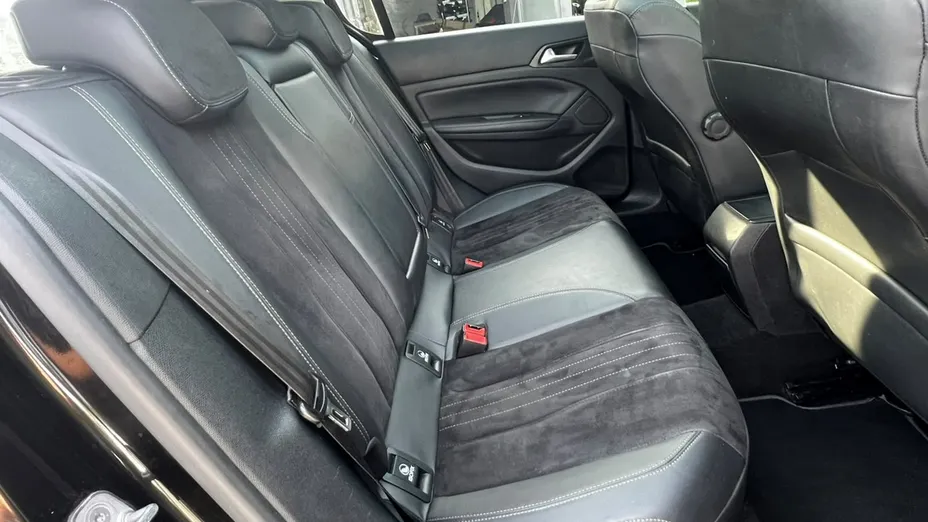 PEUGEOT 308 -