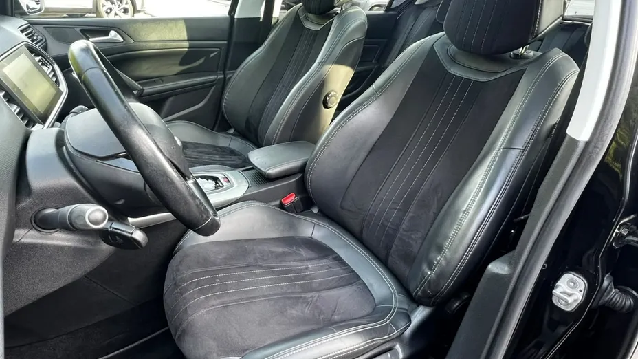 PEUGEOT 308 -