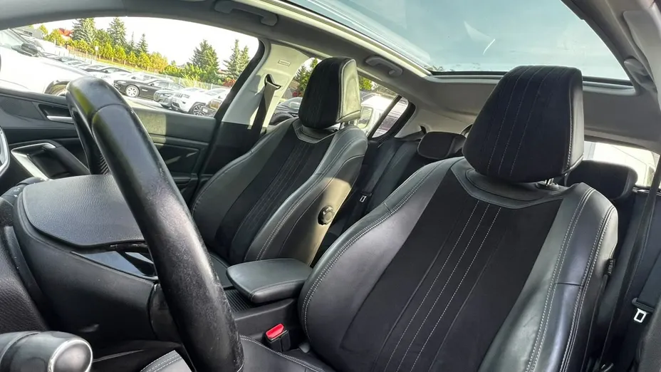 PEUGEOT 308 -