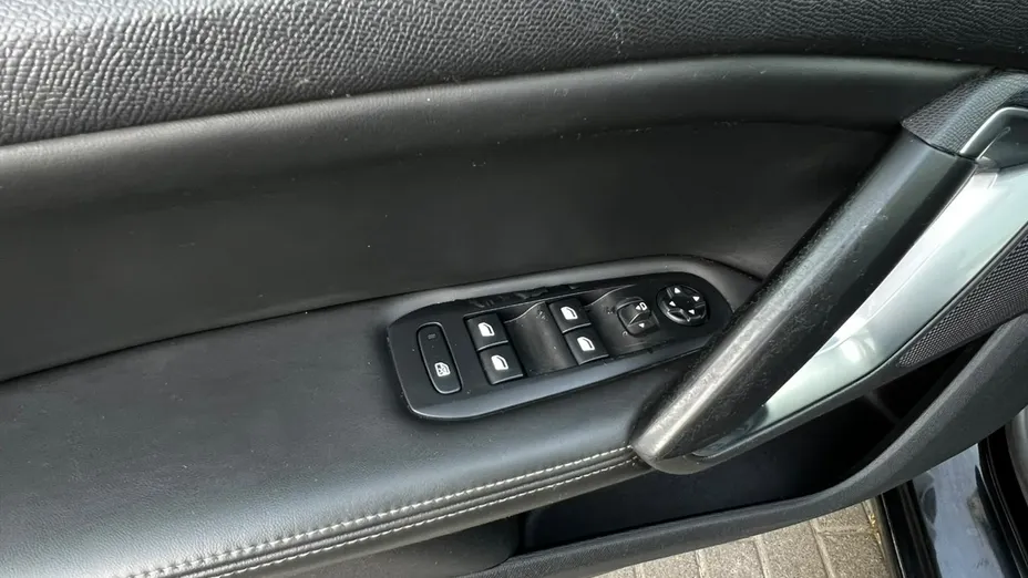PEUGEOT 308 -