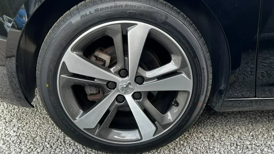 PEUGEOT 308 -
