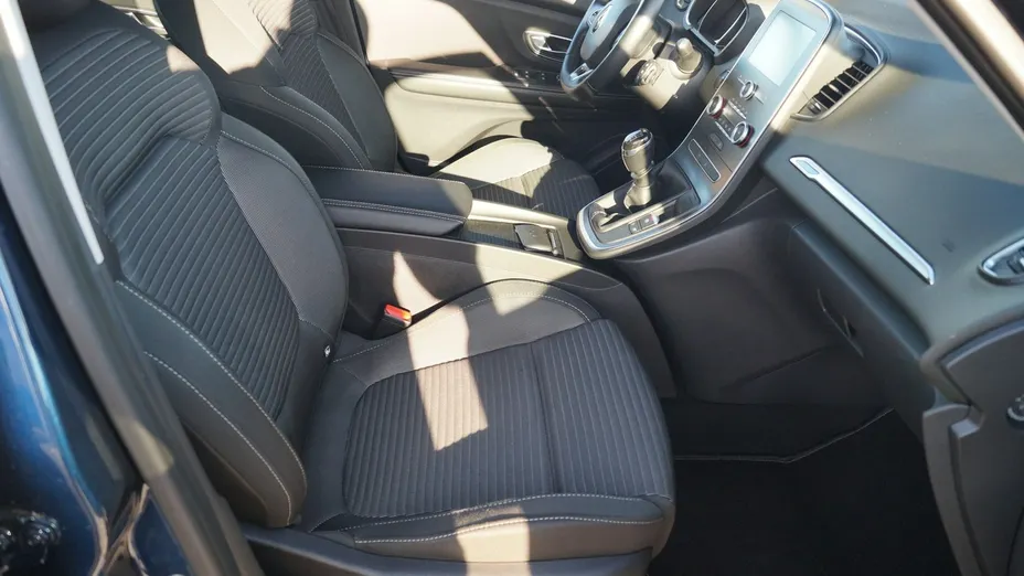 RENAULT Scenic -