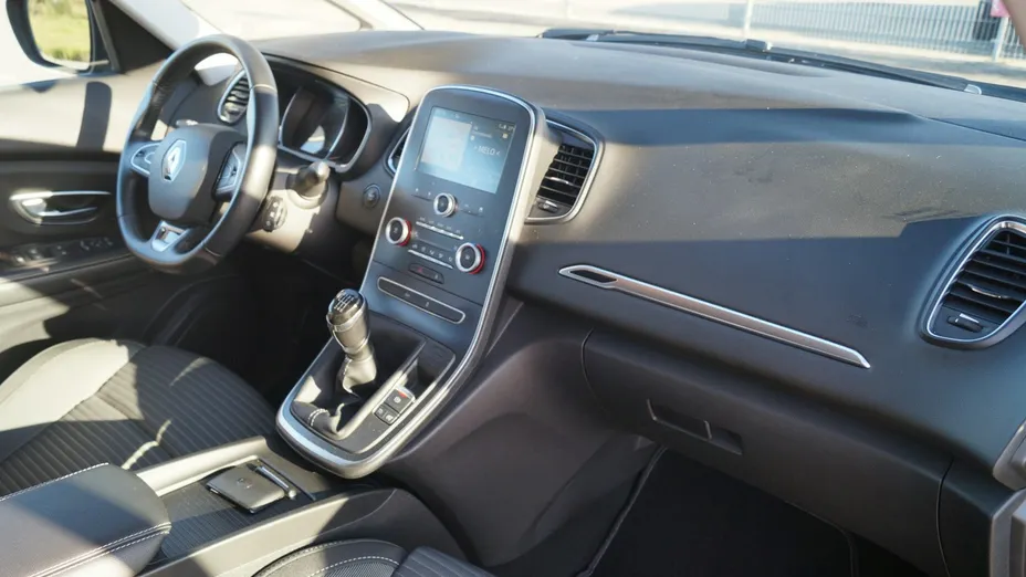 RENAULT Scenic -