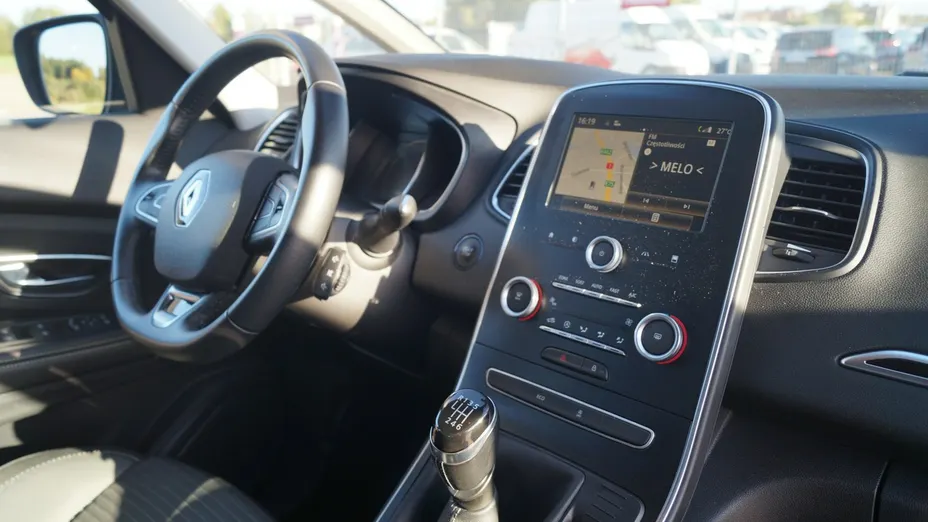 RENAULT Scenic -