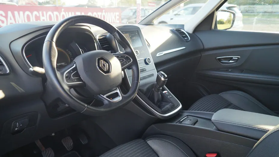 RENAULT Scenic -
