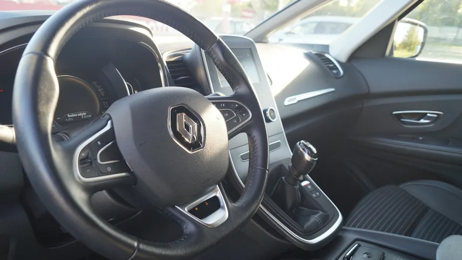 RENAULT Scenic -