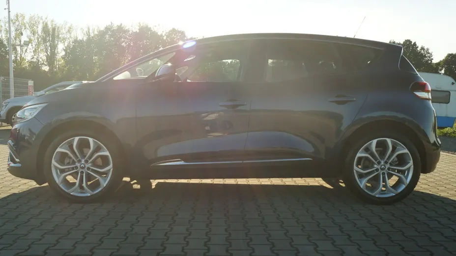 RENAULT Scenic -