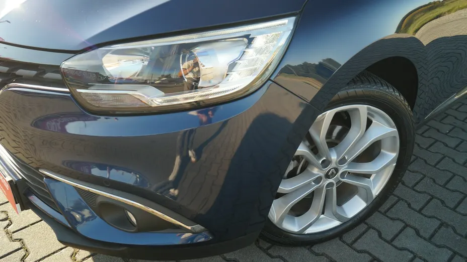 RENAULT Scenic -