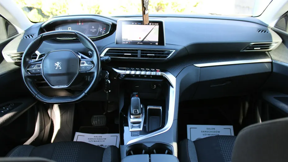 PEUGEOT 3008 -