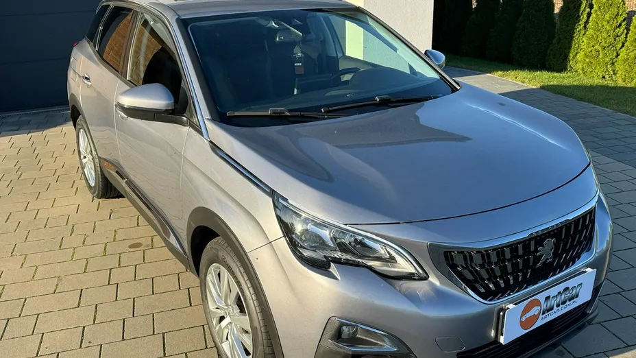 PEUGEOT 3008 -