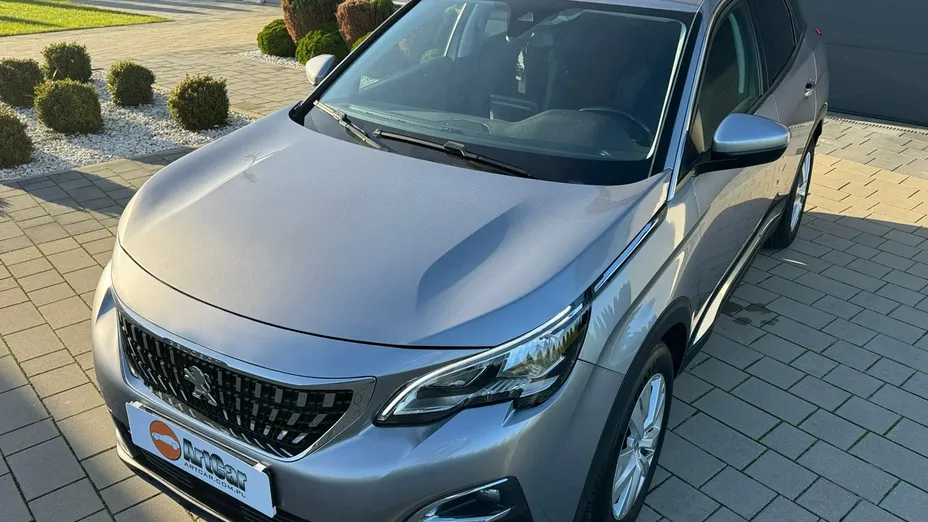 PEUGEOT 3008 -