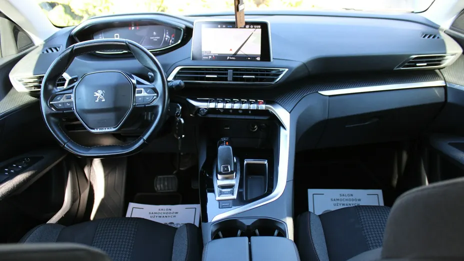 PEUGEOT 3008 -