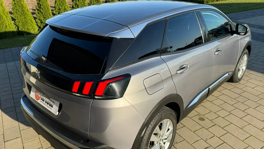 PEUGEOT 3008 -