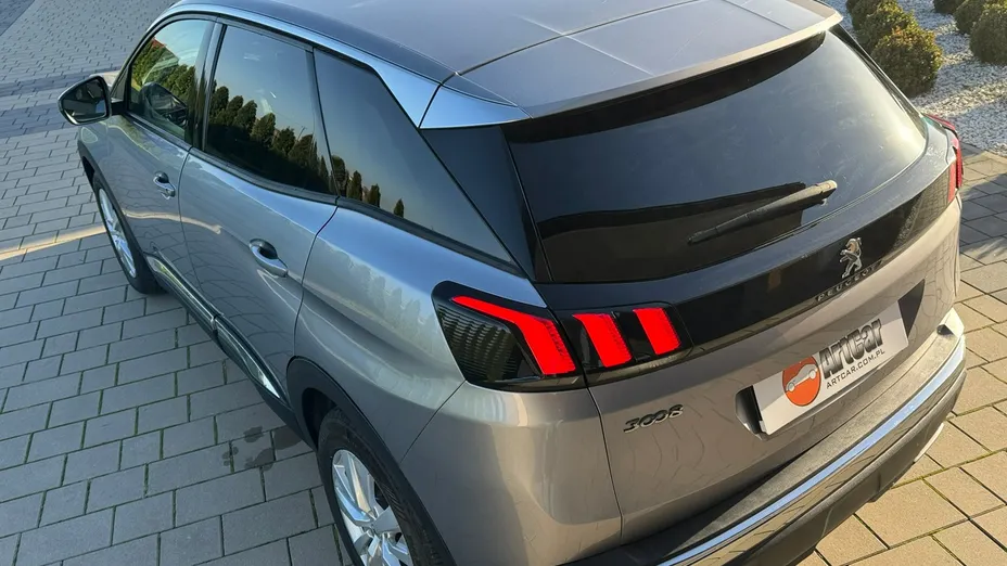 PEUGEOT 3008 -
